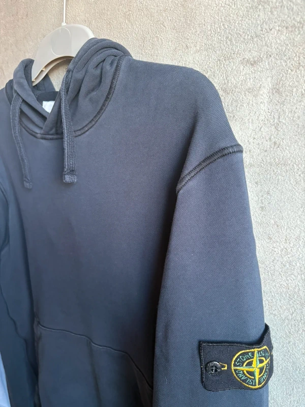 Sweat a capuche bleu STONE ISLAND (L)