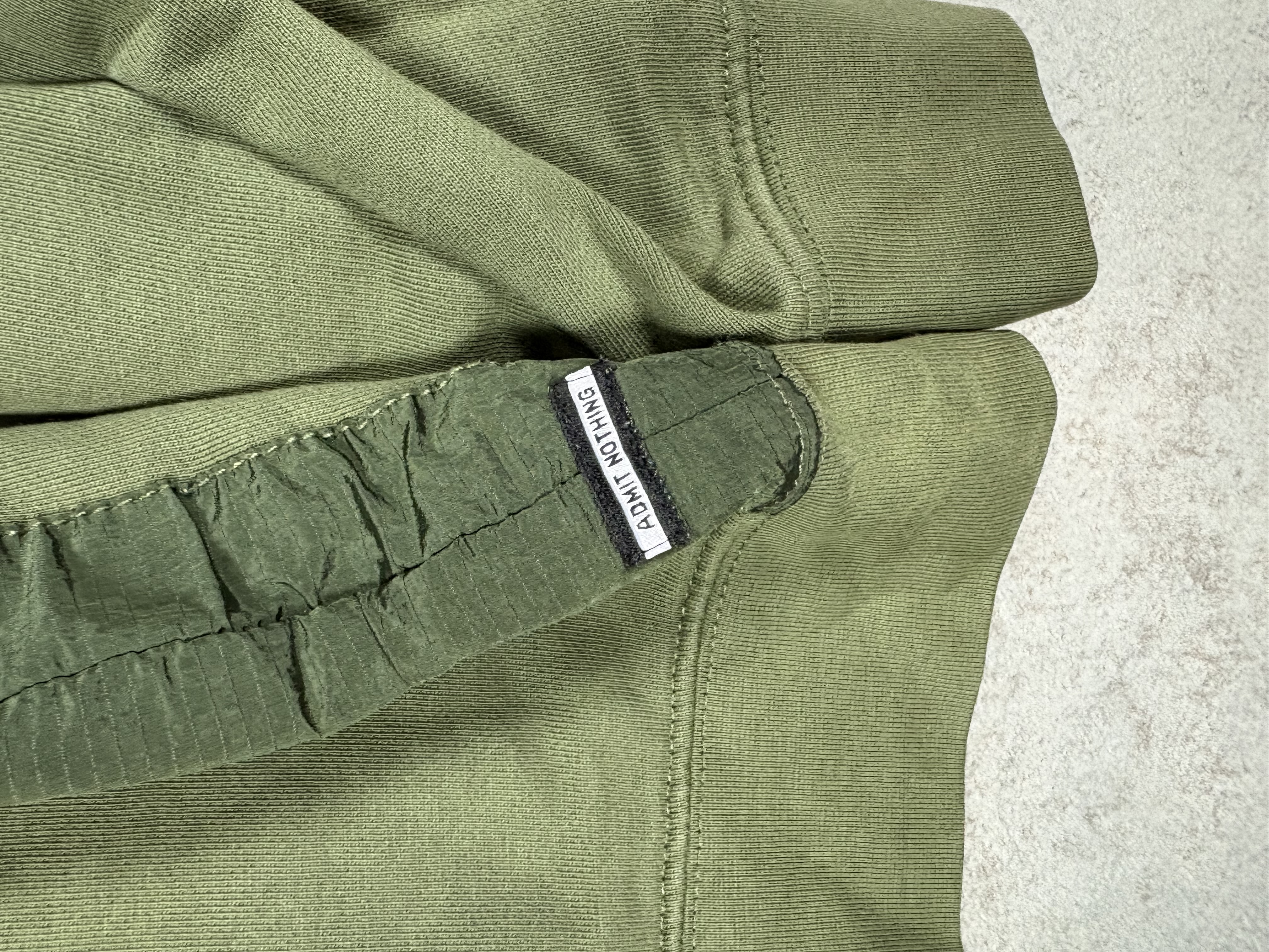 Sweat Weekend Offender kaki (S)