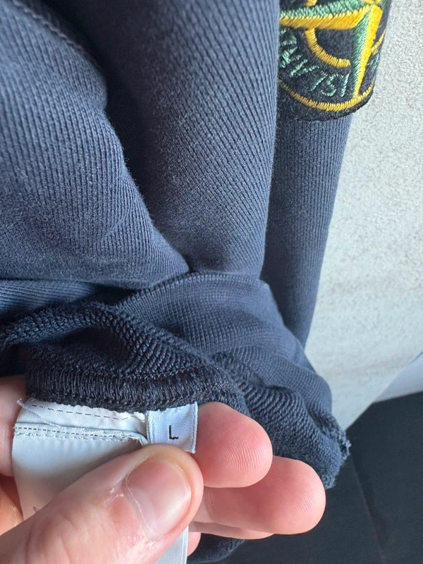 Sweat a capuche bleu STONE ISLAND (L)